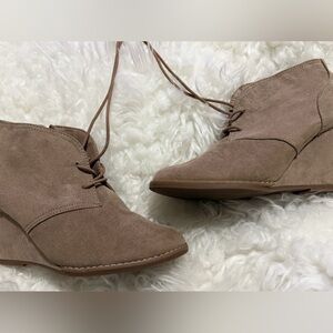 Women's Tan Wedge Ankle Boots